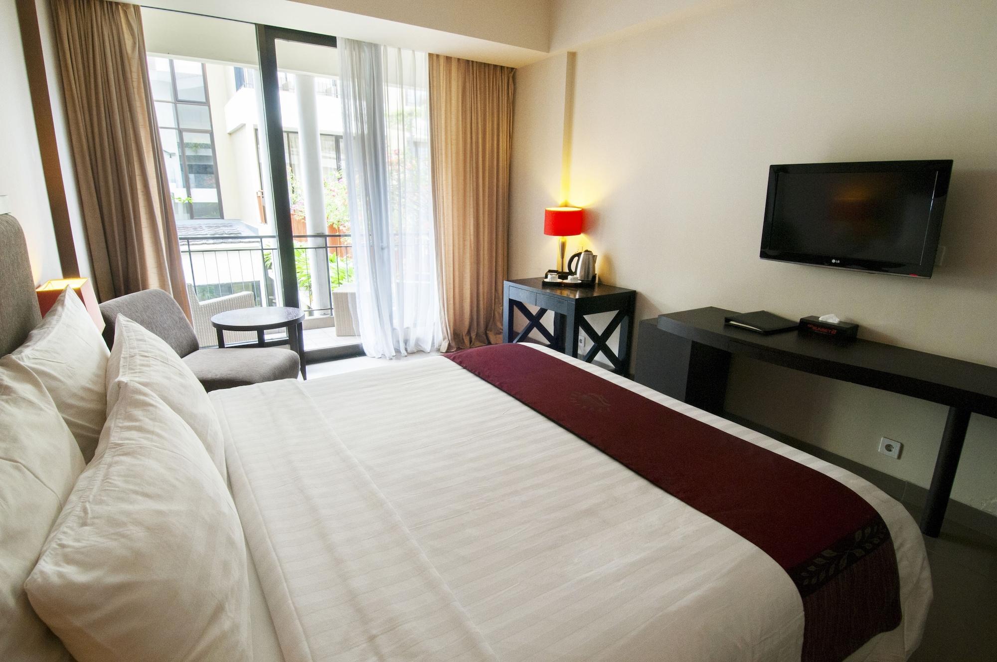100 Sunset Kuta Hotel & Ballroom ภายนอก รูปภาพ