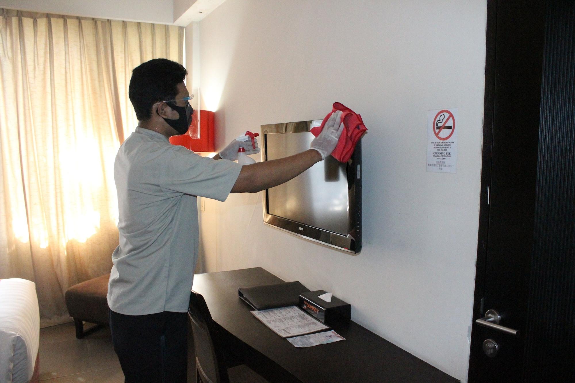 100 Sunset Kuta Hotel & Ballroom ภายนอก รูปภาพ