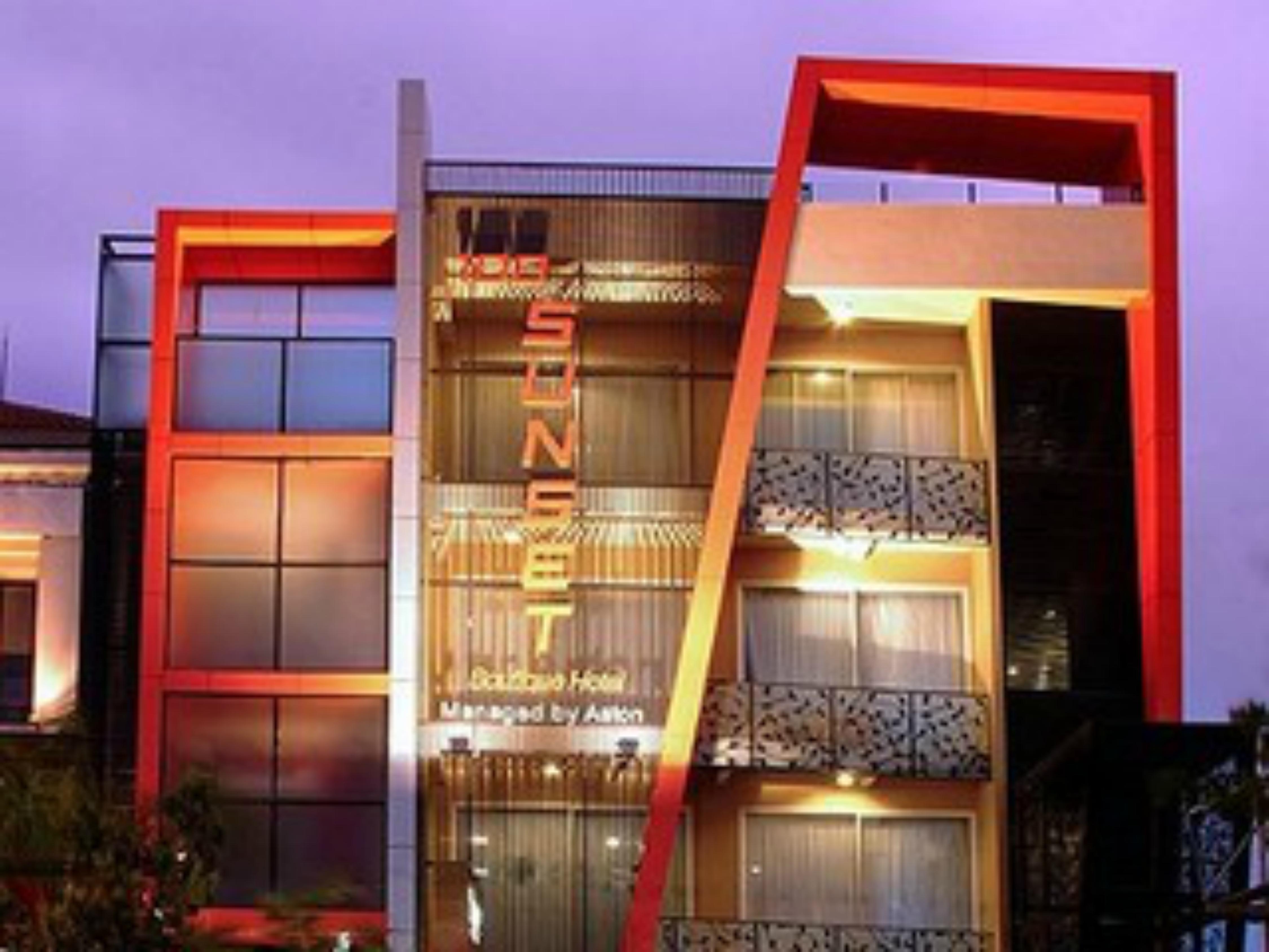 100 Sunset Kuta Hotel & Ballroom ภายนอก รูปภาพ