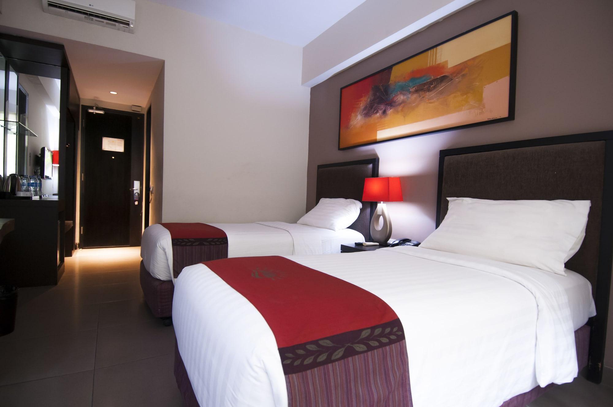 100 Sunset Kuta Hotel & Ballroom ภายนอก รูปภาพ