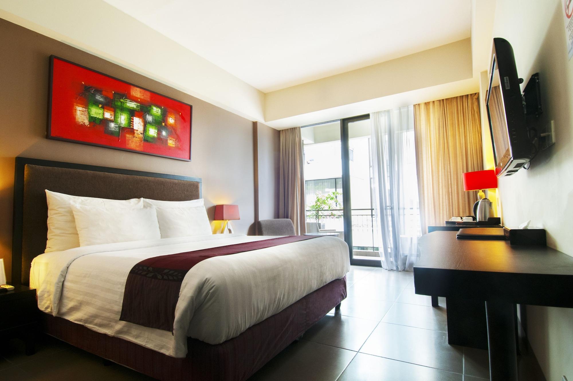 100 Sunset Kuta Hotel & Ballroom ภายนอก รูปภาพ