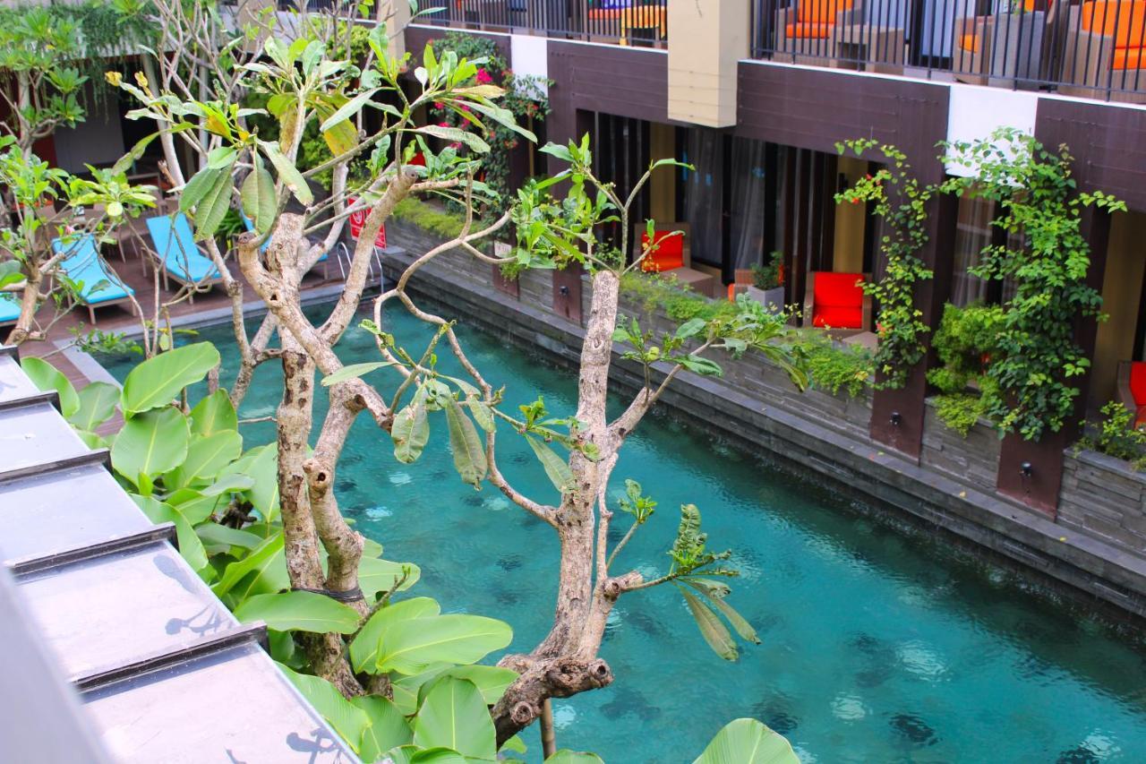 100 Sunset Kuta Hotel & Ballroom ภายนอก รูปภาพ