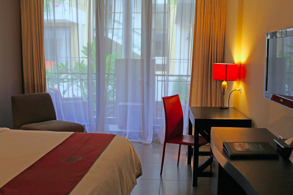 100 Sunset Kuta Hotel & Ballroom ห้อง รูปภาพ