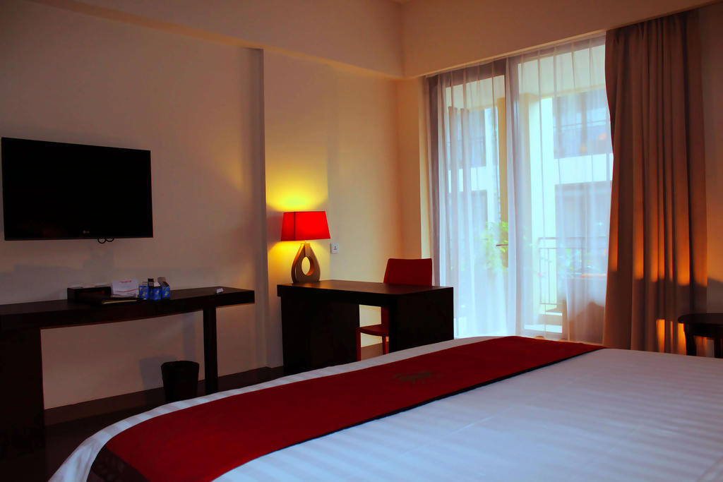 100 Sunset Kuta Hotel & Ballroom ห้อง รูปภาพ