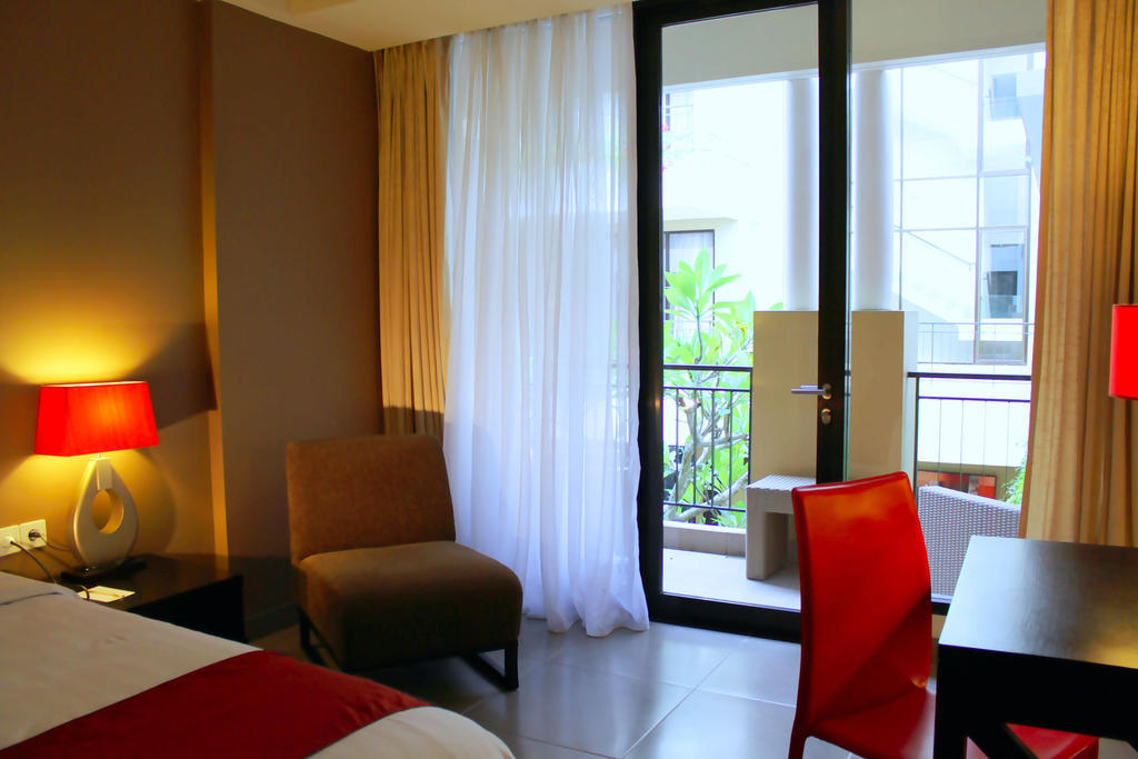 100 Sunset Kuta Hotel & Ballroom ห้อง รูปภาพ